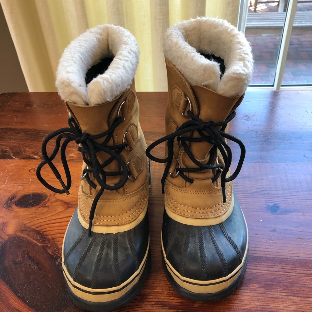 Sorel Caribou Boots. Boys Size 4